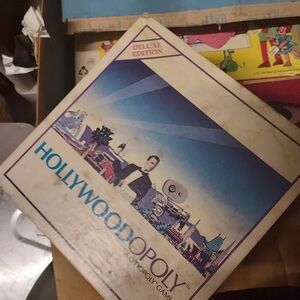 Hollywoodopoly Deluxe Edition Board Game